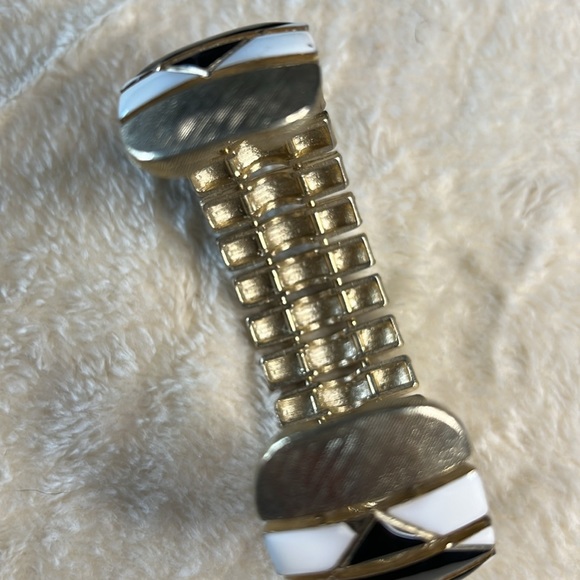 Enamel vintage cuff bracelet black and white enamel with brushed golden edges - Picture 5 of 8